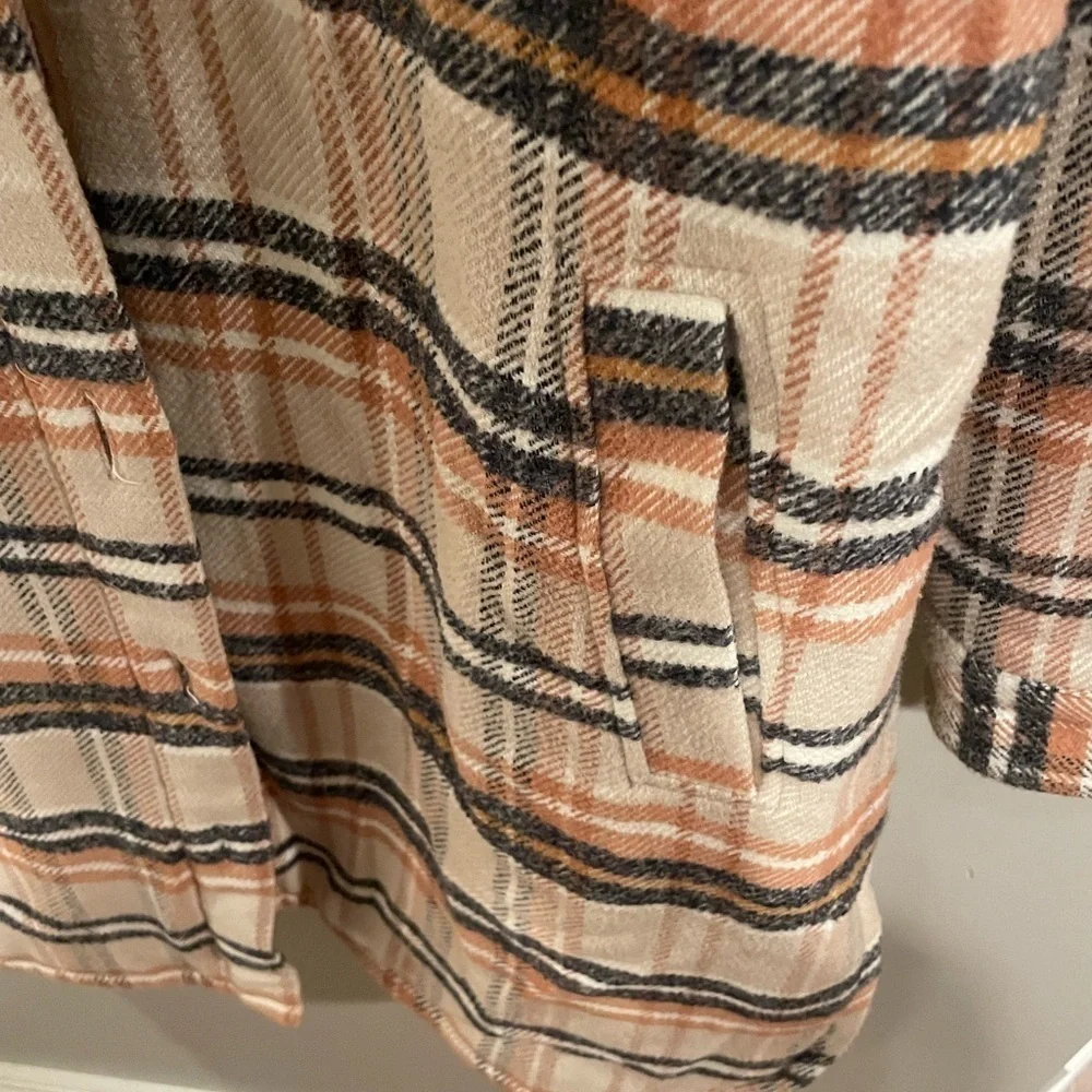 Universal Thread plaid coat, size small - Picture 6 of 6